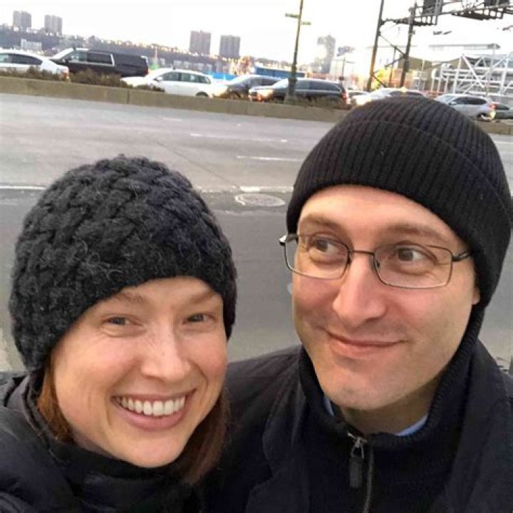 Meet Matthew Koman – Photos Of Ellie Kemper’s Son With Michael Koman
