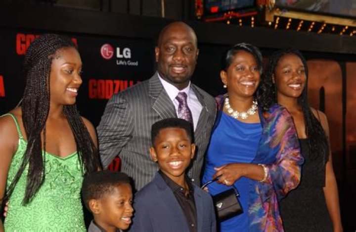 Meet Richard T Jones New Wife Kristy, Kids And Family
