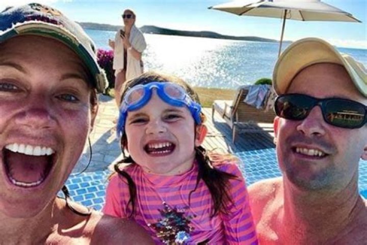 
Meet Scarlett Bigelow – Photos Of Elisa Donovan’s Daughter With Husband Charlie Bigelow
