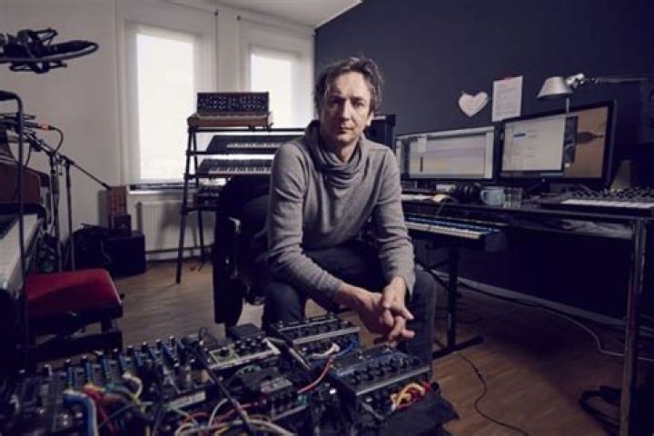 Meet Volker Bertelmann aka Hauschka – Photos Of Hilary Hahn’s Husband